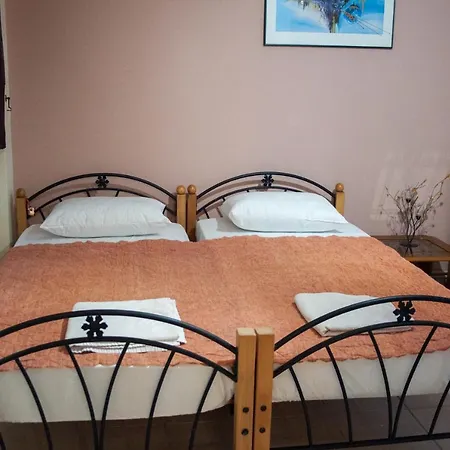 Apartment Retro Chic *